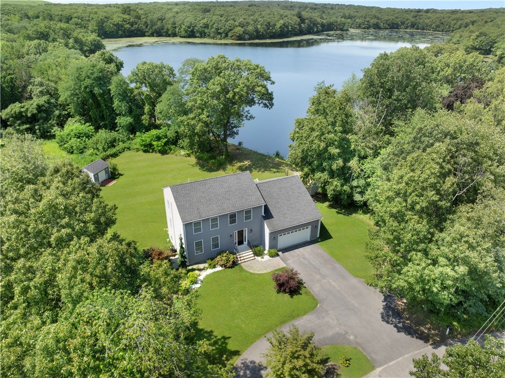 12 Woodlake Drive