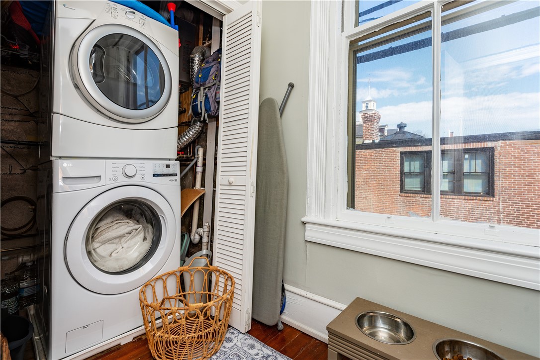 East Greenwich, Rhode Island 02818, United States, 2 Bedrooms Bedrooms, ,1 BathroomBathrooms,Residential,Pending,115553