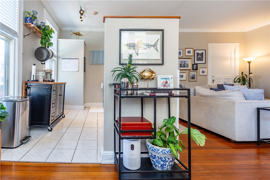 East Greenwich, Rhode Island 02818, United States, 2 Bedrooms Bedrooms, ,1 BathroomBathrooms,Residential,Pending,115553