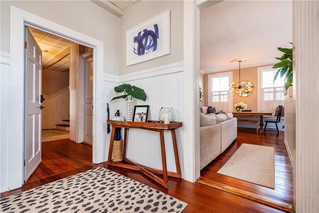 East Greenwich, Rhode Island 02818, United States, 2 Bedrooms Bedrooms, ,1 BathroomBathrooms,Residential,Pending,115553