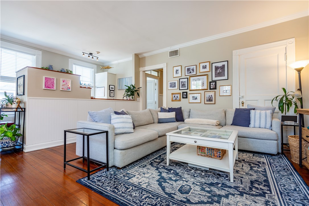 East Greenwich, Rhode Island 02818, United States, 2 Bedrooms Bedrooms, ,1 BathroomBathrooms,Residential,Pending,115553