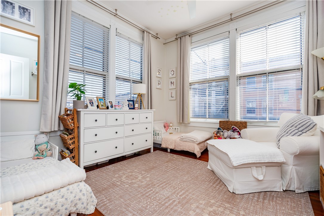 East Greenwich, Rhode Island 02818, United States, 2 Bedrooms Bedrooms, ,1 BathroomBathrooms,Residential,Pending,115553