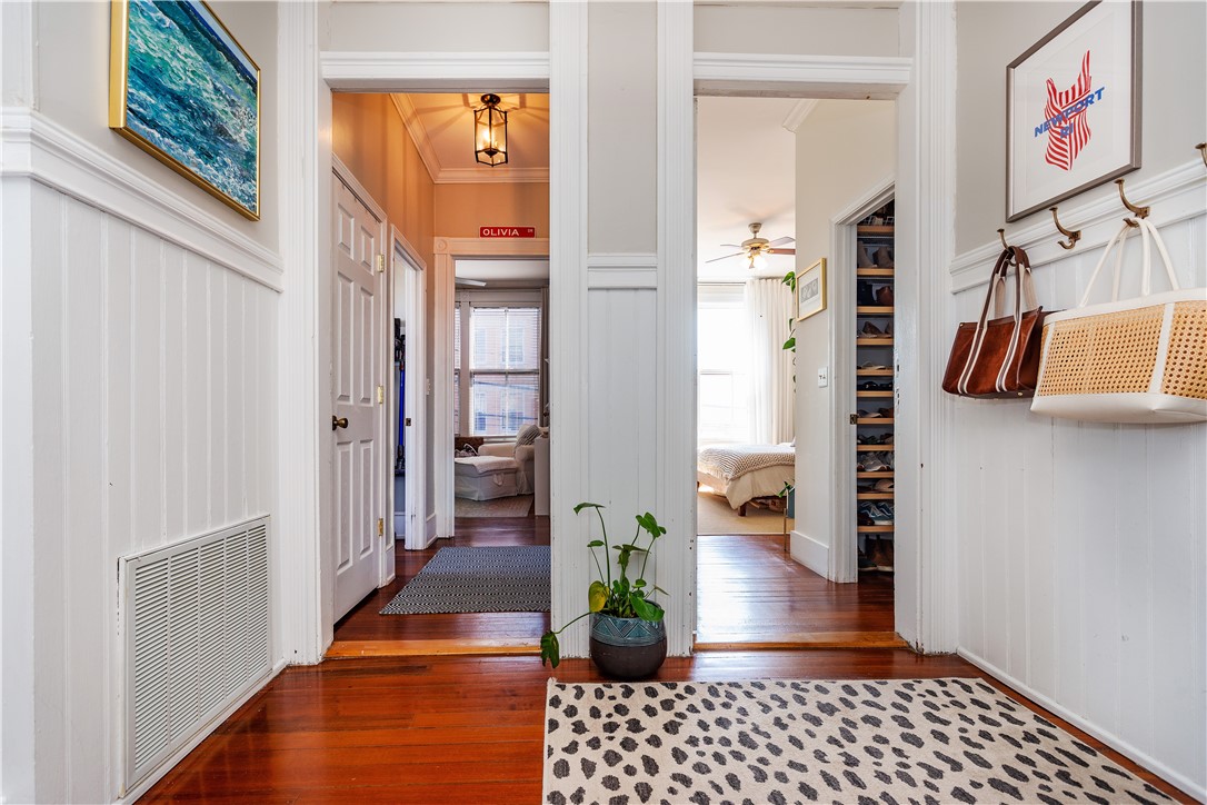 East Greenwich, Rhode Island 02818, United States, 2 Bedrooms Bedrooms, ,1 BathroomBathrooms,Residential,Pending,115553