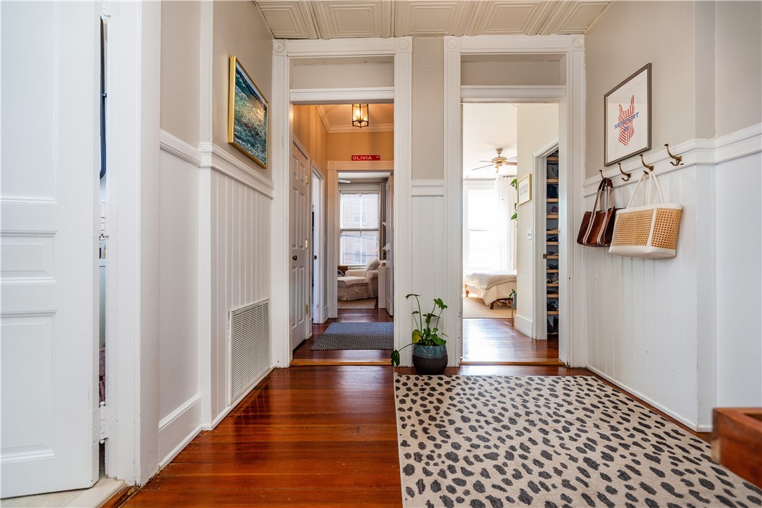 East Greenwich, Rhode Island 02818, United States, 2 Bedrooms Bedrooms, ,1 BathroomBathrooms,Residential,Pending,115553