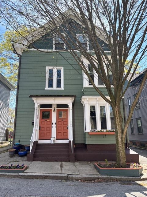 193 HOWELL Street 1 Providence RI 02906
