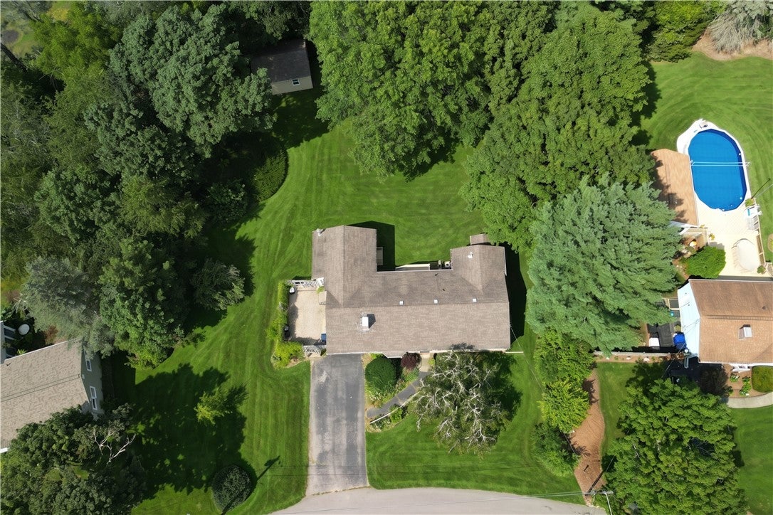 17 Crest Drive