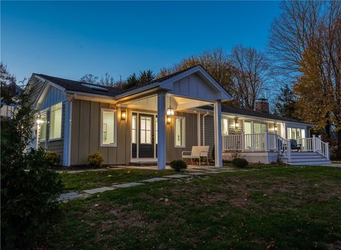 18 Sunset Lane Portsmouth RI 02871