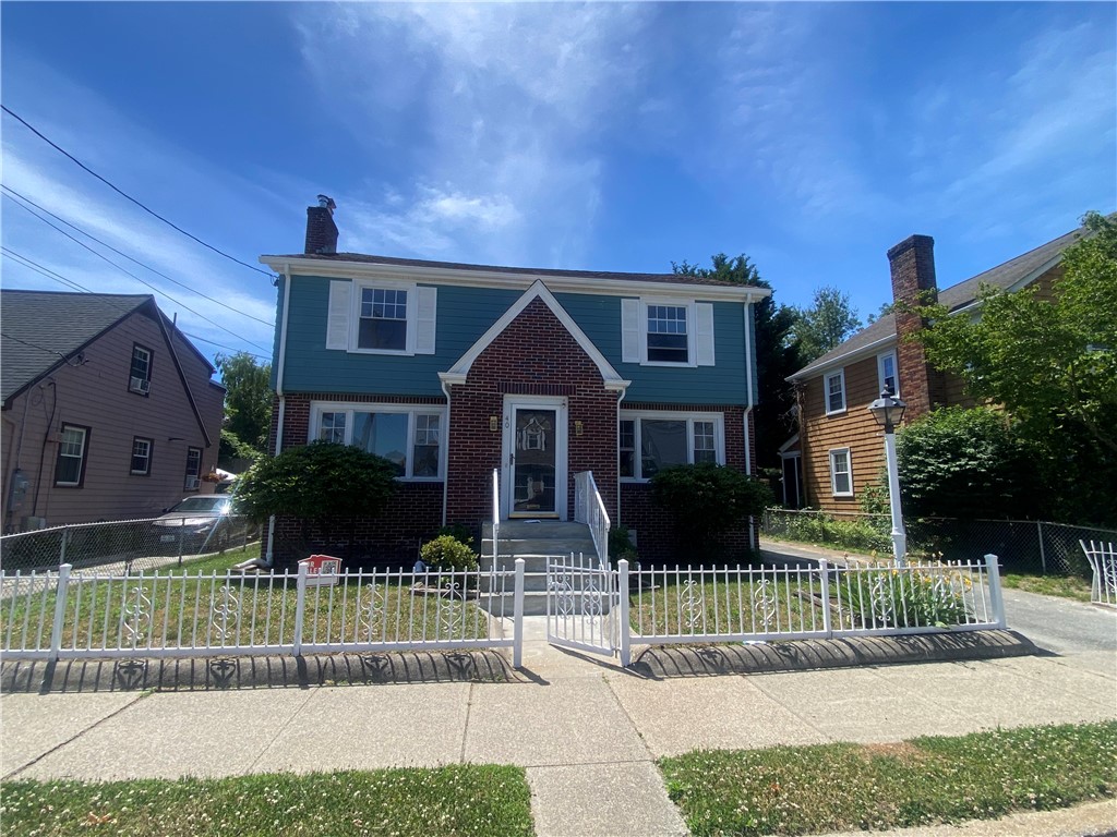 40 AMHERT Avenue