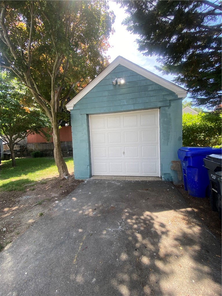 40 AMHERT Avenue