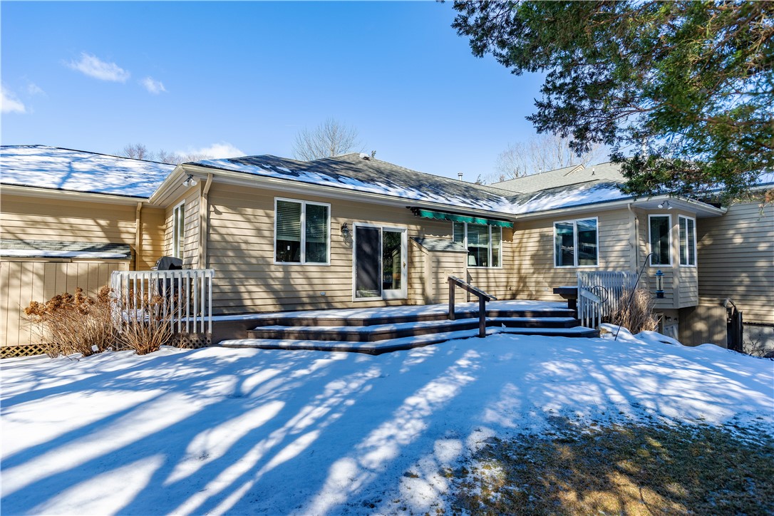 East Greenwich, Rhode Island 02818, United States, 2 Bedrooms Bedrooms, ,2 BathroomsBathrooms,Residential,Pending,2932