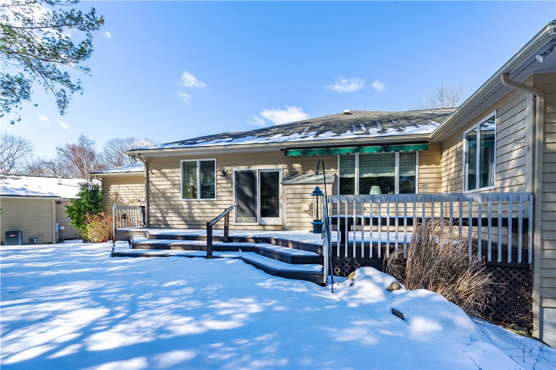 East Greenwich, Rhode Island 02818, United States, 2 Bedrooms Bedrooms, ,2 BathroomsBathrooms,Residential,Pending,2932