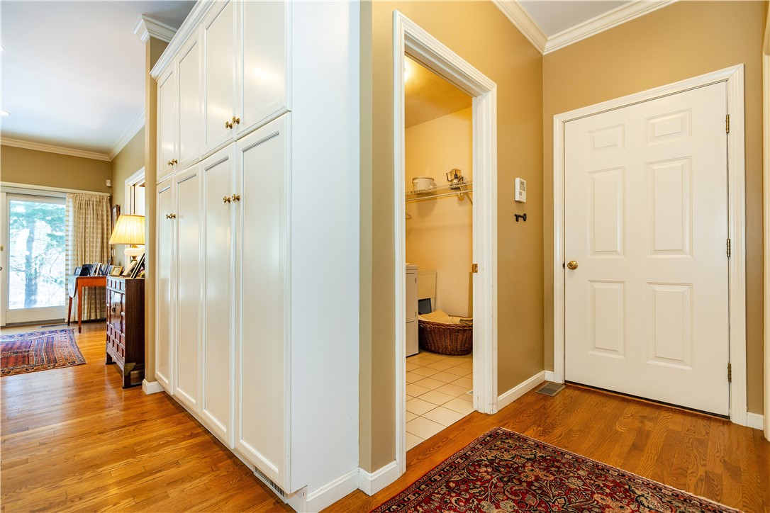 East Greenwich, Rhode Island 02818, United States, 2 Bedrooms Bedrooms, ,2 BathroomsBathrooms,Residential,Pending,2932