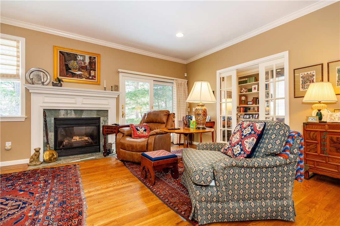 East Greenwich, Rhode Island 02818, United States, 2 Bedrooms Bedrooms, ,2 BathroomsBathrooms,Residential,Pending,2932