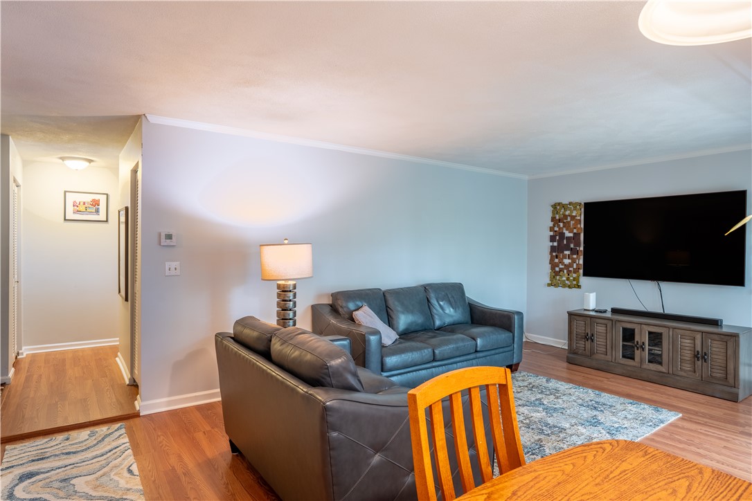 7 Wake Robin Road 407