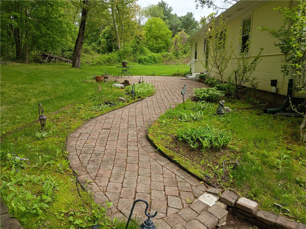 6 Old Pound Hill Road