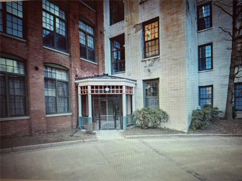 15 HIGGINS Street 106 Smithfield RI 02917