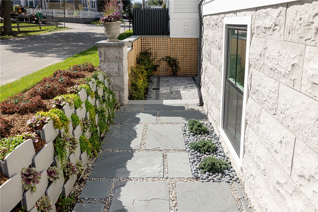 East Greenwich, Rhode Island 02818, United States, 1 Bedroom Bedrooms, ,2 BathroomsBathrooms,Residential,Active,40490