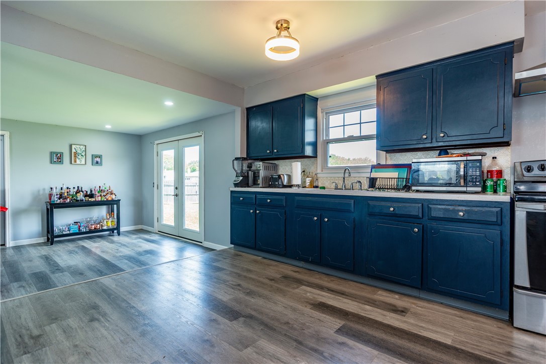 East Providence, Rhode Island 02914, United States, 4 Bedrooms Bedrooms, ,2 BathroomsBathrooms,Residential,Active,149200