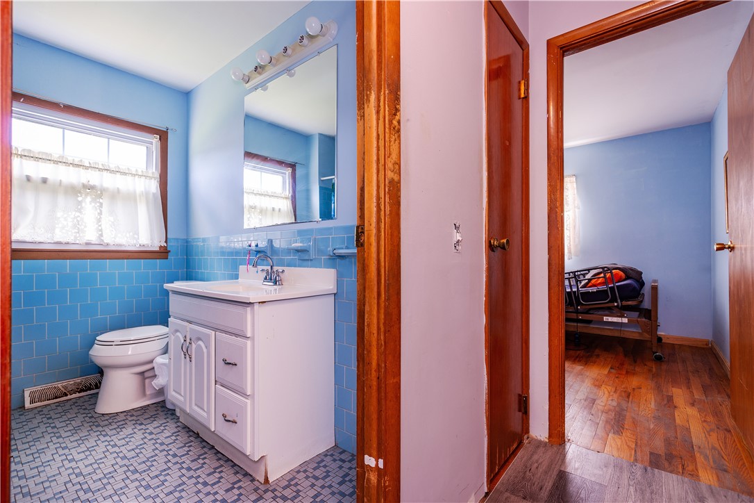 East Providence, Rhode Island 02914, United States, 4 Bedrooms Bedrooms, ,2 BathroomsBathrooms,Residential,Active,149200