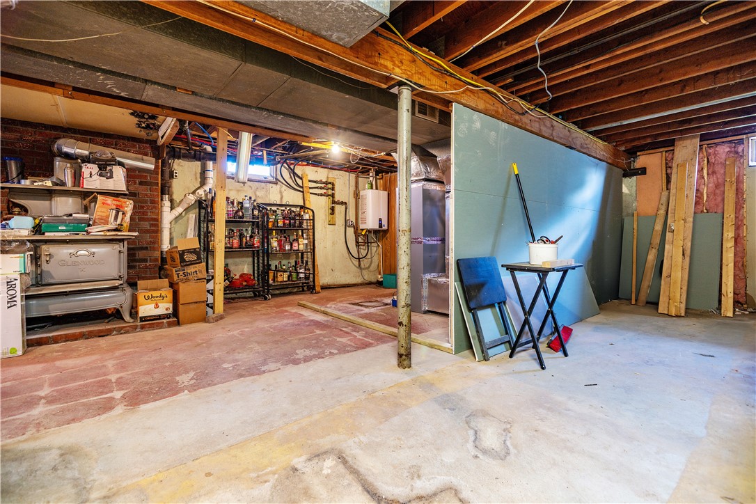 East Providence, Rhode Island 02914, United States, 4 Bedrooms Bedrooms, ,2 BathroomsBathrooms,Residential,Active,149200