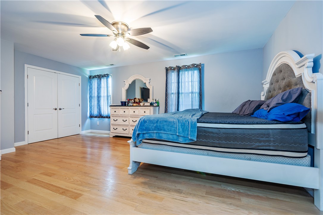 East Providence, Rhode Island 02914, United States, 4 Bedrooms Bedrooms, ,2 BathroomsBathrooms,Residential,Active,149200