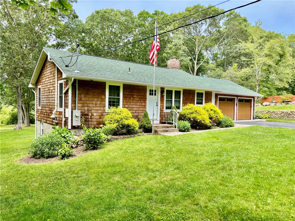 10 Lakeside Drive