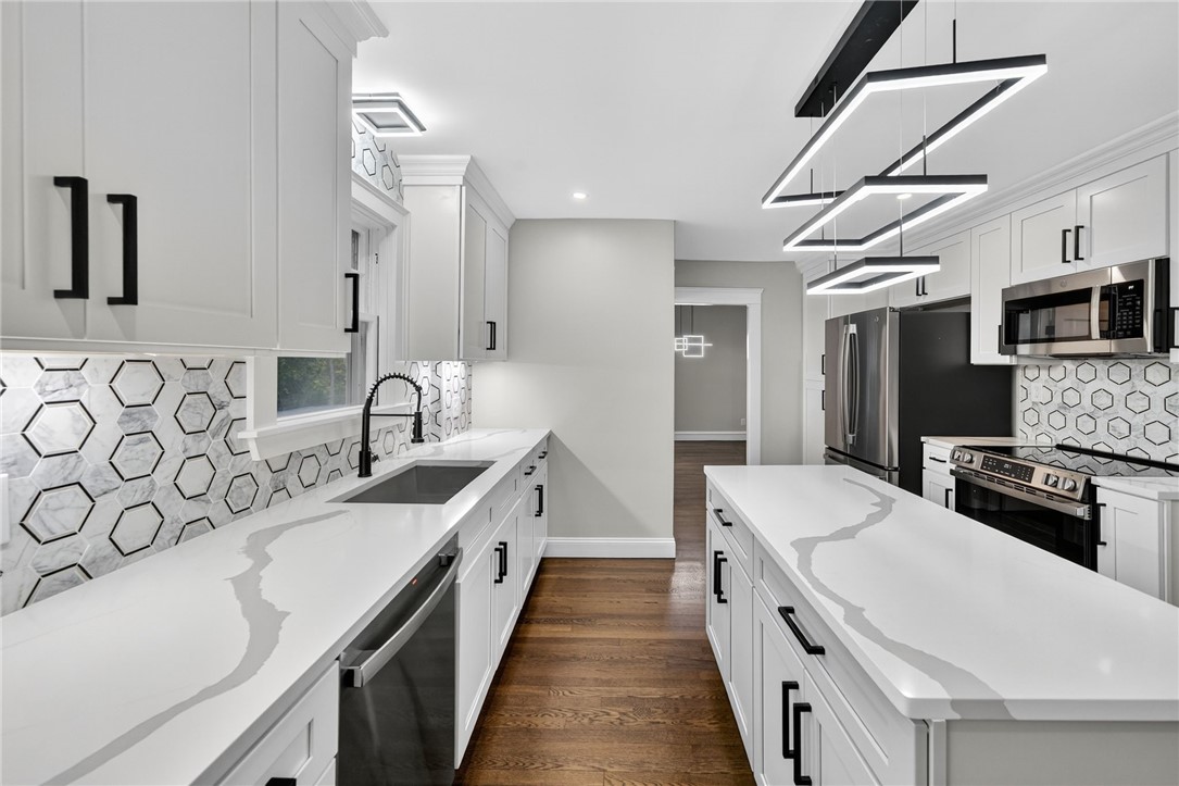 3360 Diamond Hill Road