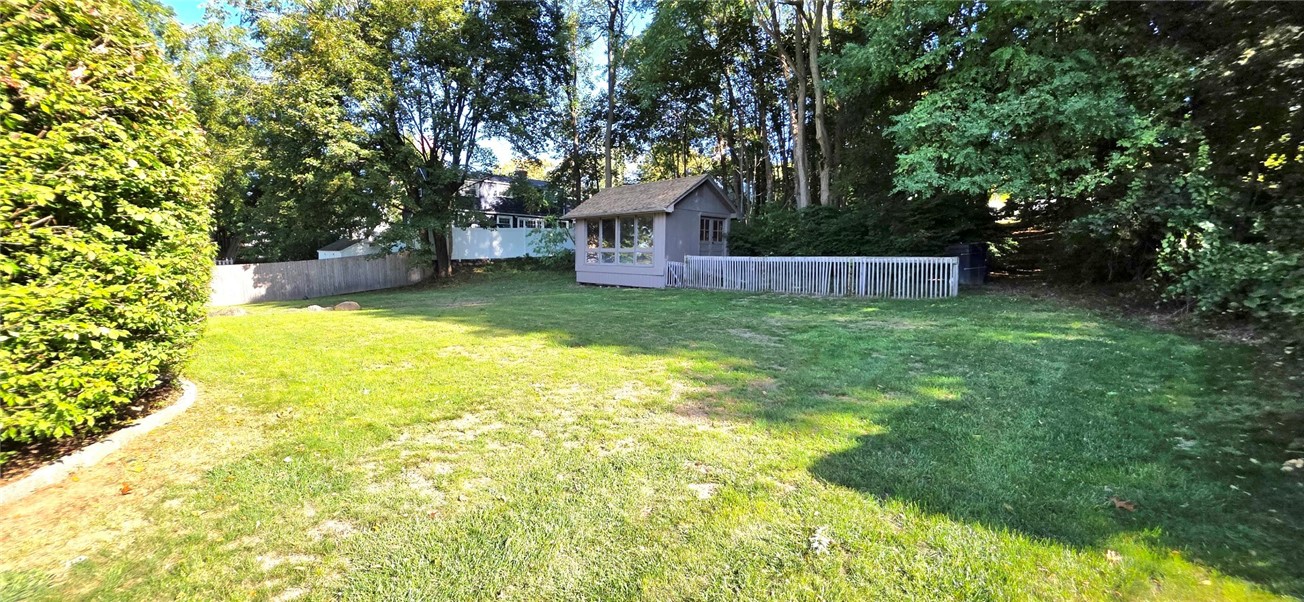 22 GROVE AVENUE Avenue