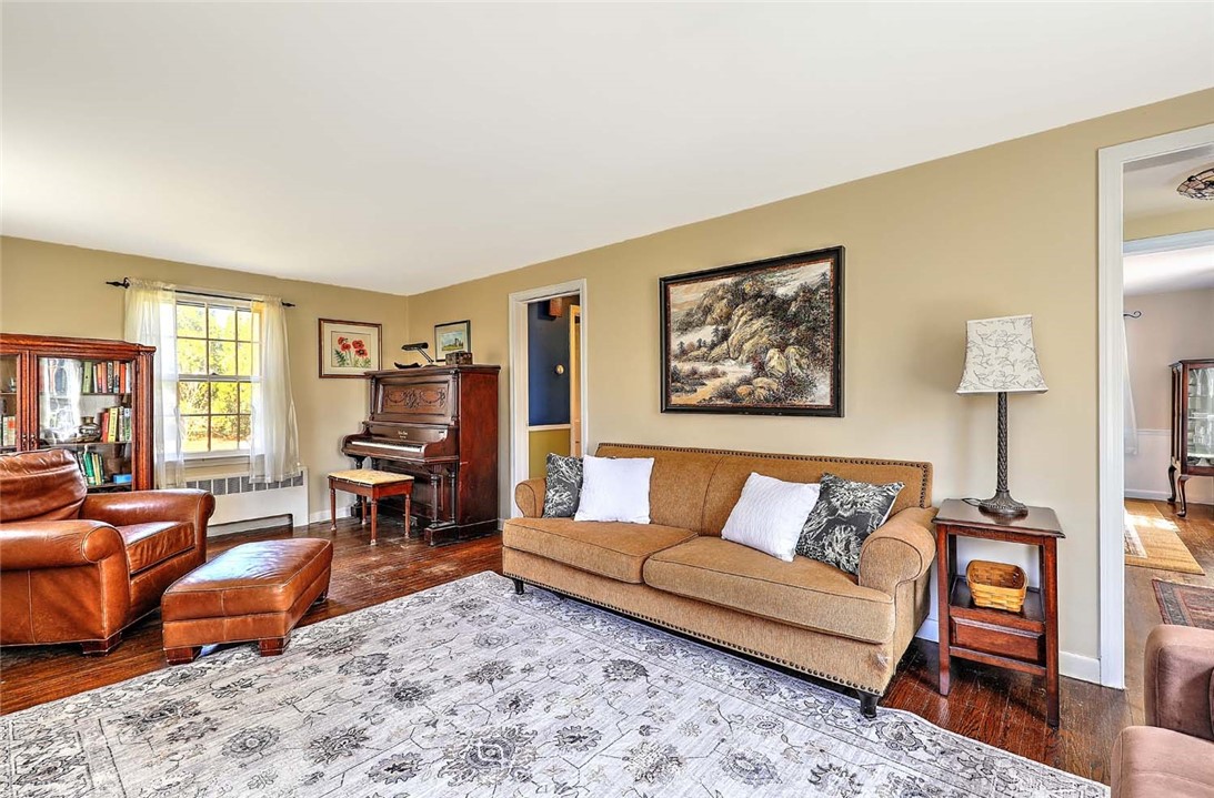 11 Pine Avenue