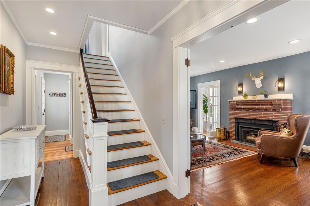 15 Rosewood Avenue