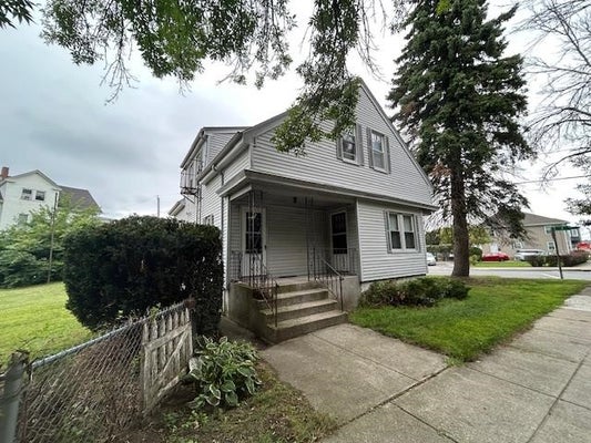 1821 CRANSTON ST, CRANSTON, RI 02920 - Image ad00d1542df8da5b7ca2ff5f92377fec/248386350