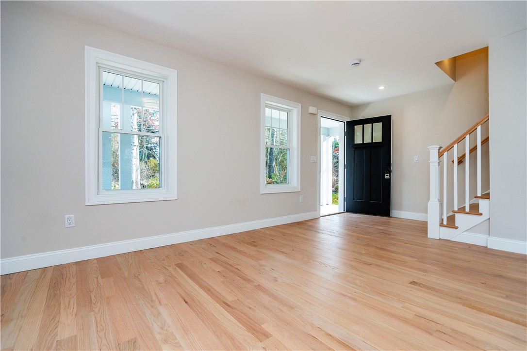 South Kingstown, Rhode Island 02879, United States, 2 Bedrooms Bedrooms, ,2 BathroomsBathrooms,Residential,Pending,251540