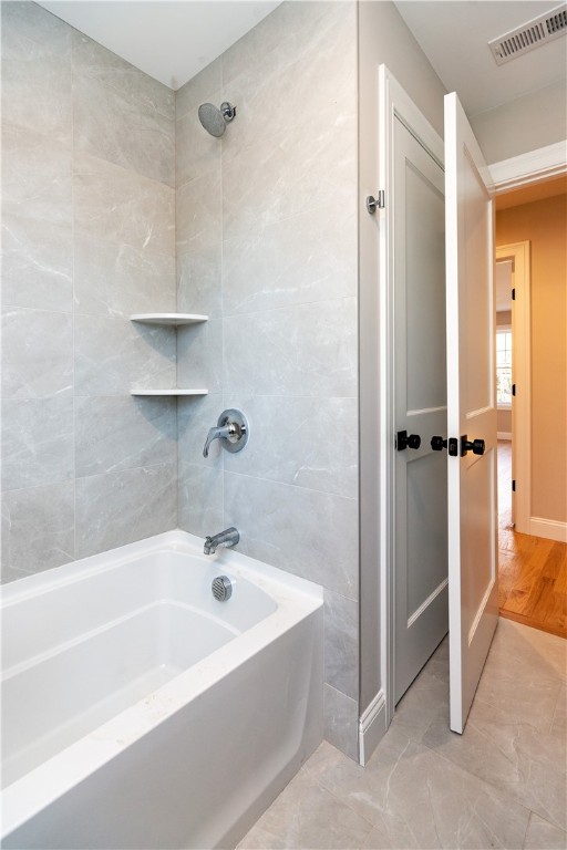 South Kingstown, Rhode Island 02879, United States, 2 Bedrooms Bedrooms, ,2 BathroomsBathrooms,Residential,Pending,251540