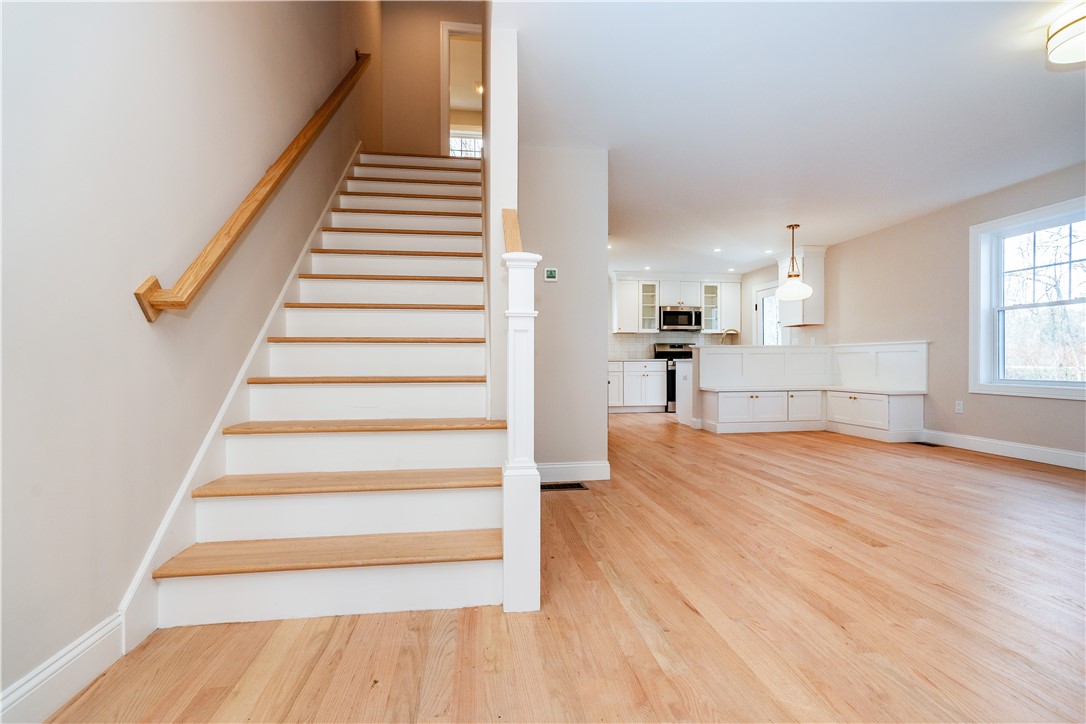 South Kingstown, Rhode Island 02879, United States, 2 Bedrooms Bedrooms, ,2 BathroomsBathrooms,Residential,Pending,251540