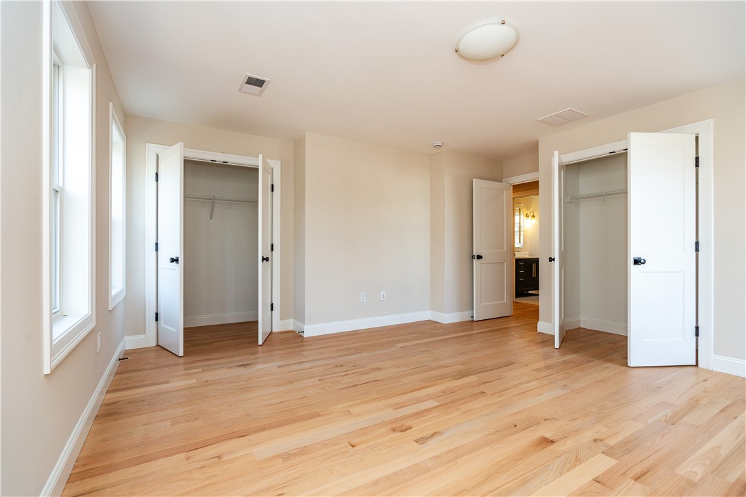 South Kingstown, Rhode Island 02879, United States, 2 Bedrooms Bedrooms, ,2 BathroomsBathrooms,Residential,Pending,251540