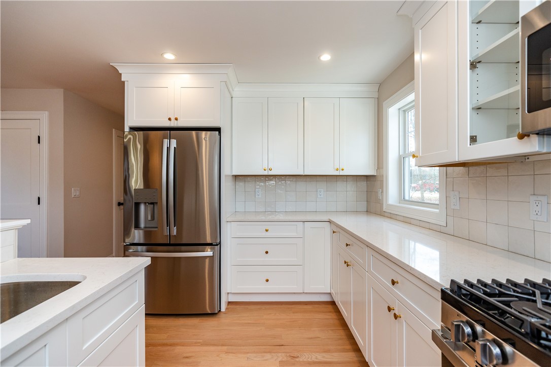 South Kingstown, Rhode Island 02879, United States, 2 Bedrooms Bedrooms, ,2 BathroomsBathrooms,Residential,Pending,251540