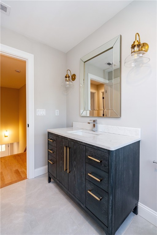 South Kingstown, Rhode Island 02879, United States, 2 Bedrooms Bedrooms, ,2 BathroomsBathrooms,Residential,Pending,251540