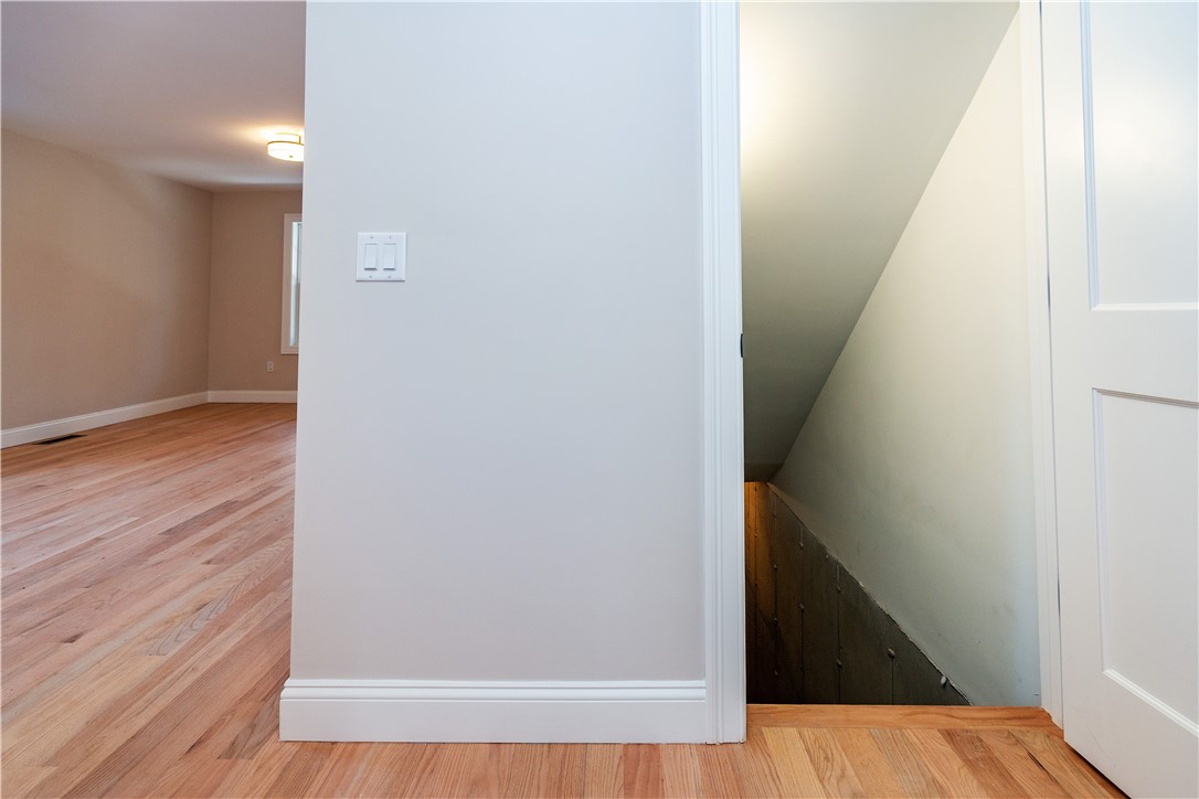 South Kingstown, Rhode Island 02879, United States, 2 Bedrooms Bedrooms, ,2 BathroomsBathrooms,Residential,Pending,251540