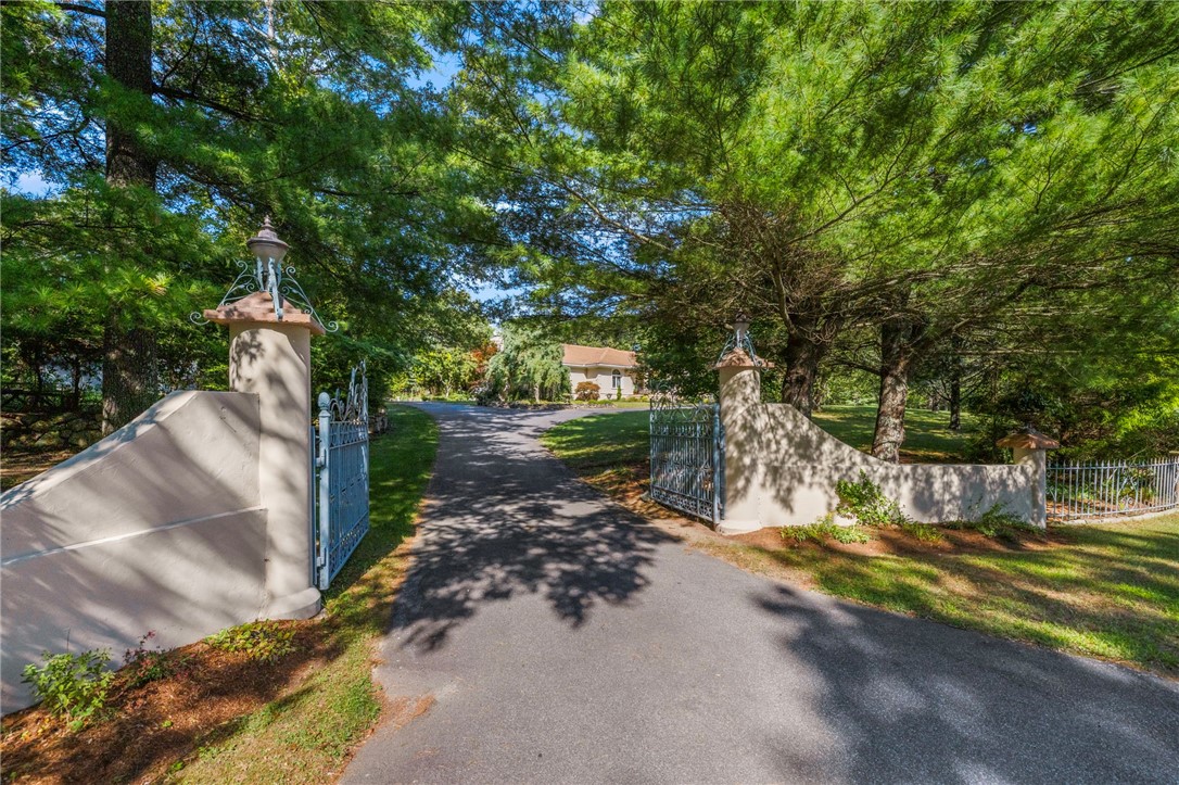 22 Brook View Drive