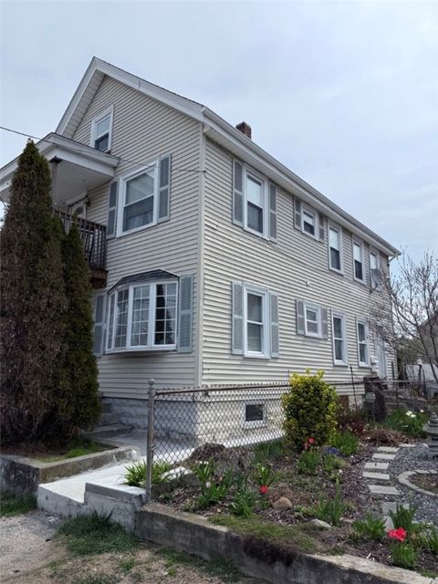 20 Lakeview Avenue Pawtucket RI 02860