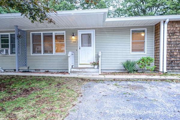 29 W CASTLE WAY # B, CHARLESTOWN, RI 02813 - Image ae60ce5fce98597aff5ea79bcf425c21/1006430833