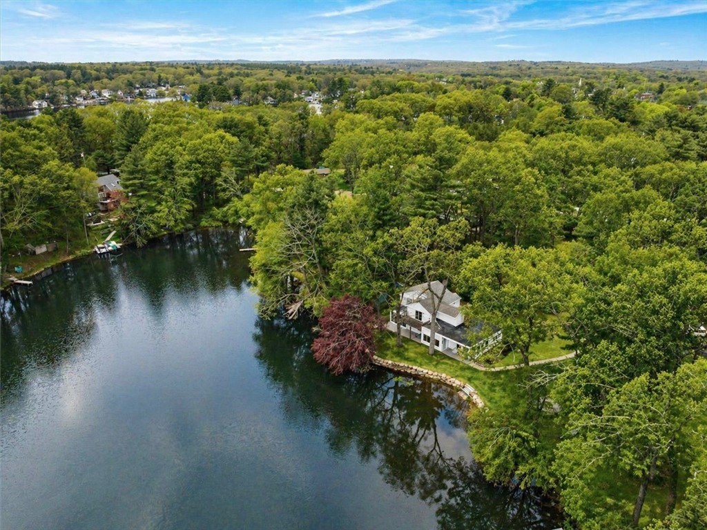 24 Breezy Knoll Road