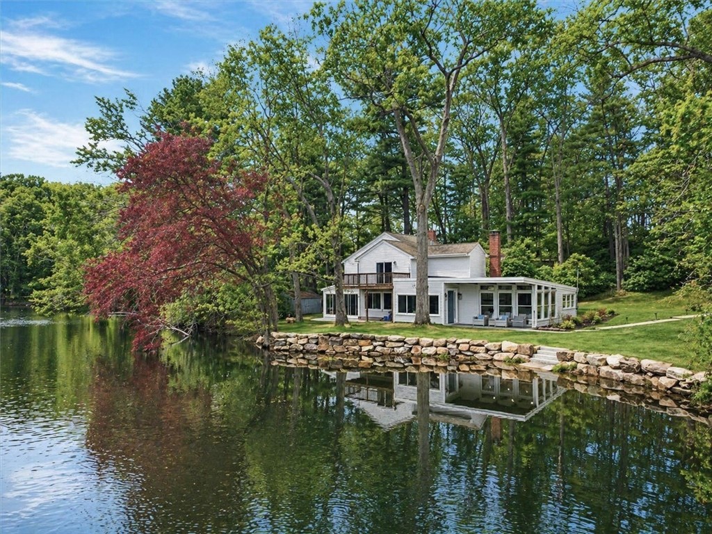 24 Breezy Knoll Road
