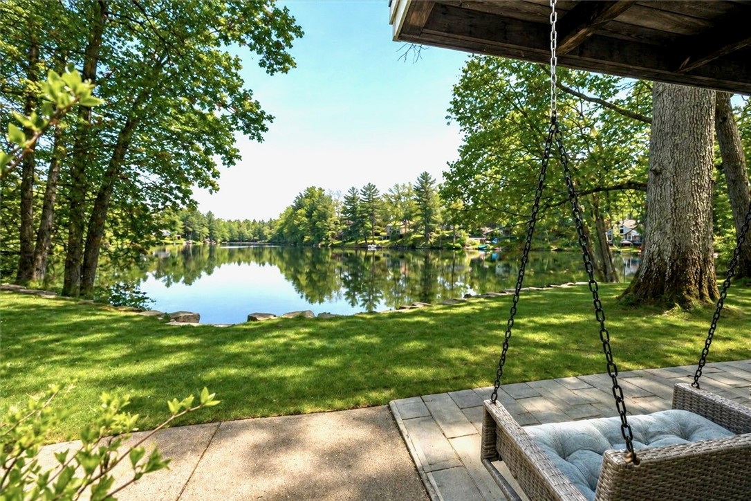24 Breezy Knoll Road