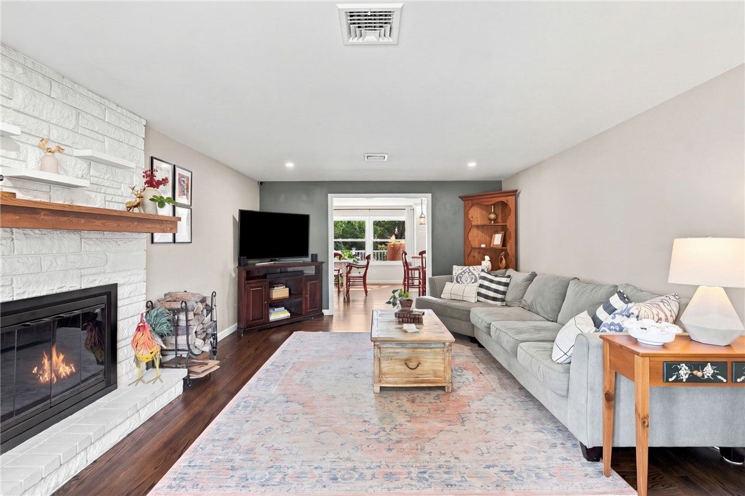8 Elmhurst Drive