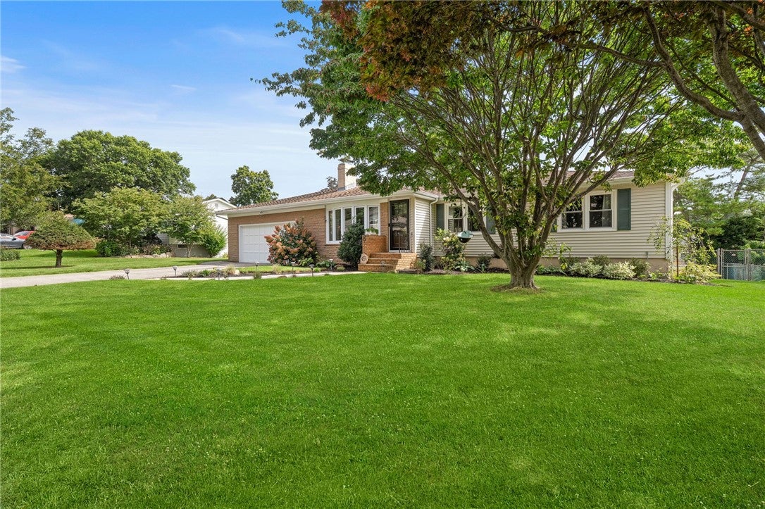 8 Elmhurst Drive