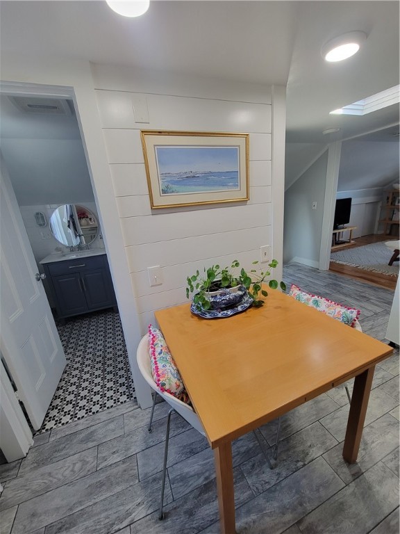 12 Tyler Street ##3