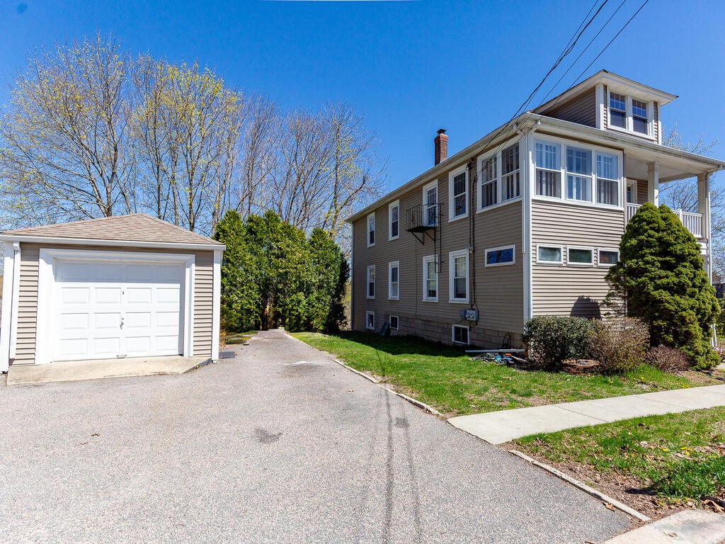 401 Old River Road