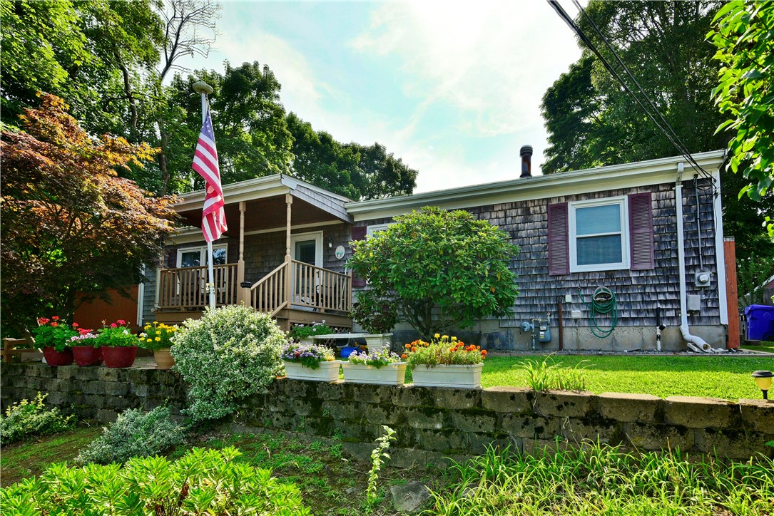 View East Providence, RI 02915 house