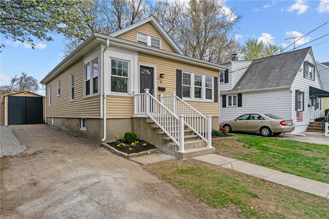 9 LOOKOUT Avenue